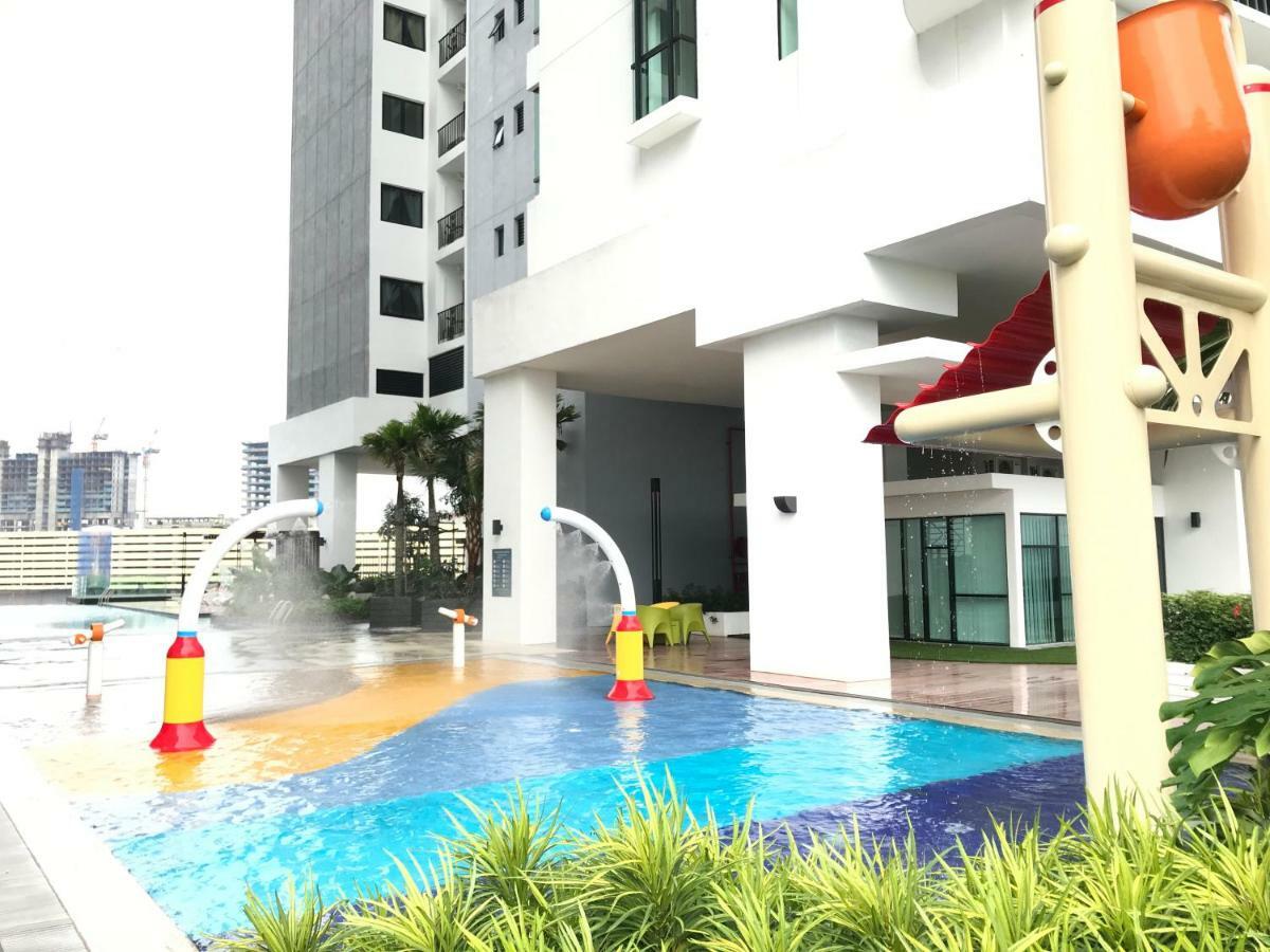 Ferienwohnung Mosaic Souhtkey Highfloor 2Br 2-6Pax 5Mins Jbciq&Sentosa Johor Bahru Exterior foto